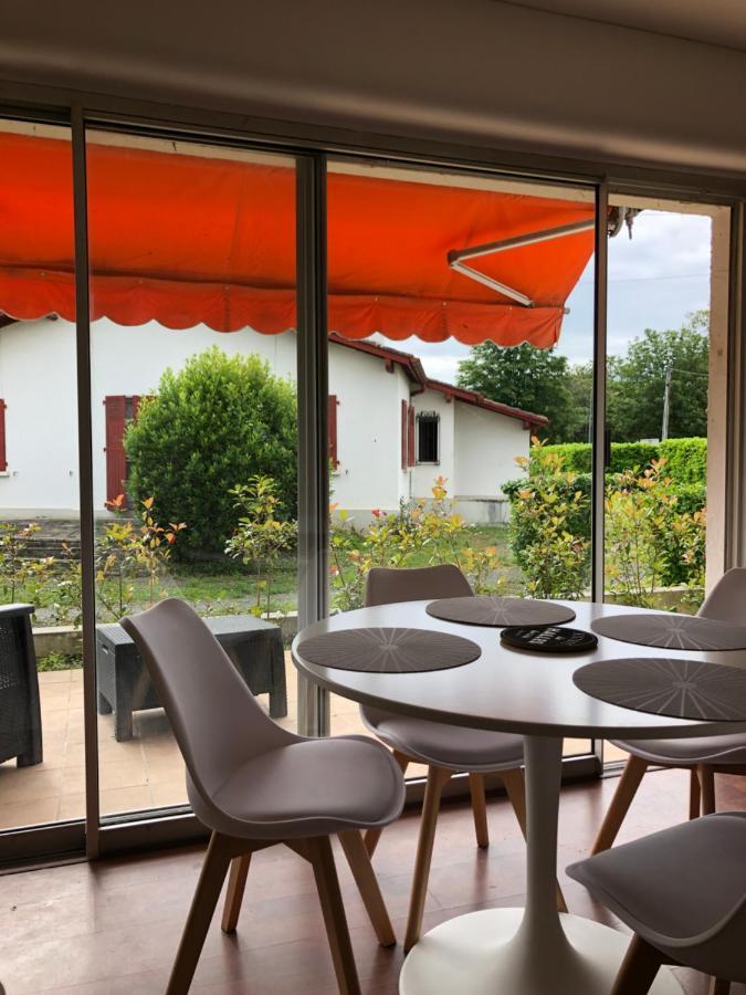 Appartement cosy, en rez de chaussée, en plein centre de CAmbo les Bains Extérieur photo